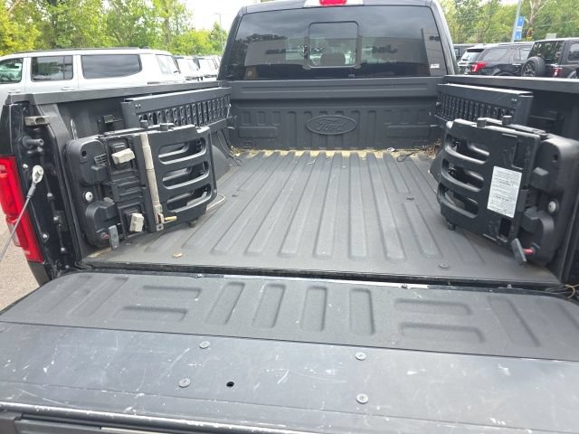 Used 2015 Ford F150 Lariat w/ Equipment Group 502A Luxury AWD/4WD image 12