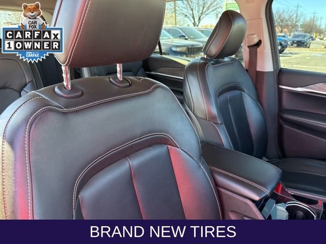 Used 2023 Jeep Grand Cherokee L Limited w/ Black Appearance Package image 28