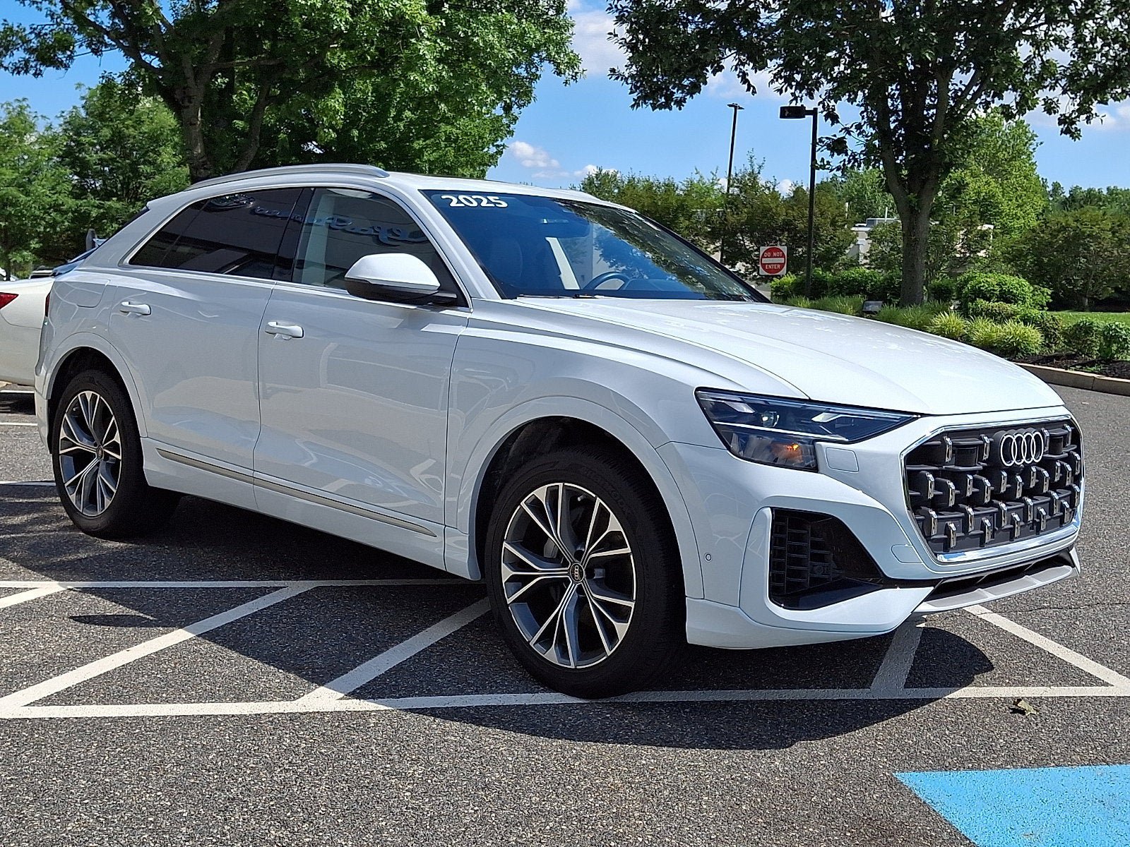Used 2025 Audi Q8 Premium Plus AWD/4WD image 3