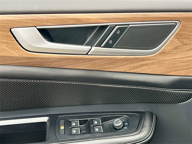 Used 2024 Volkswagen Atlas SE image 17