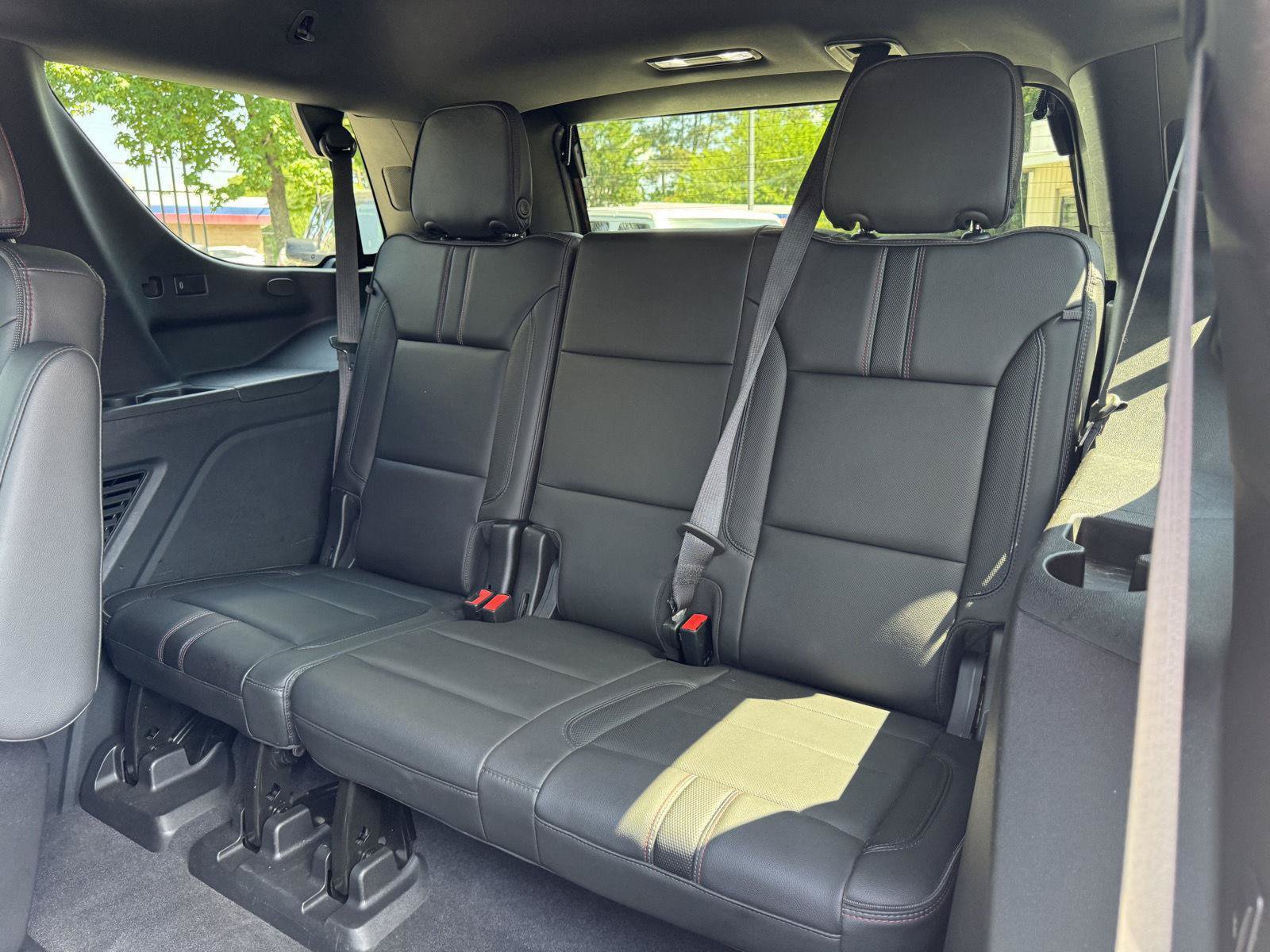 Used 2021 Chevrolet Tahoe RST w/ Luxury Package RWD image 10
