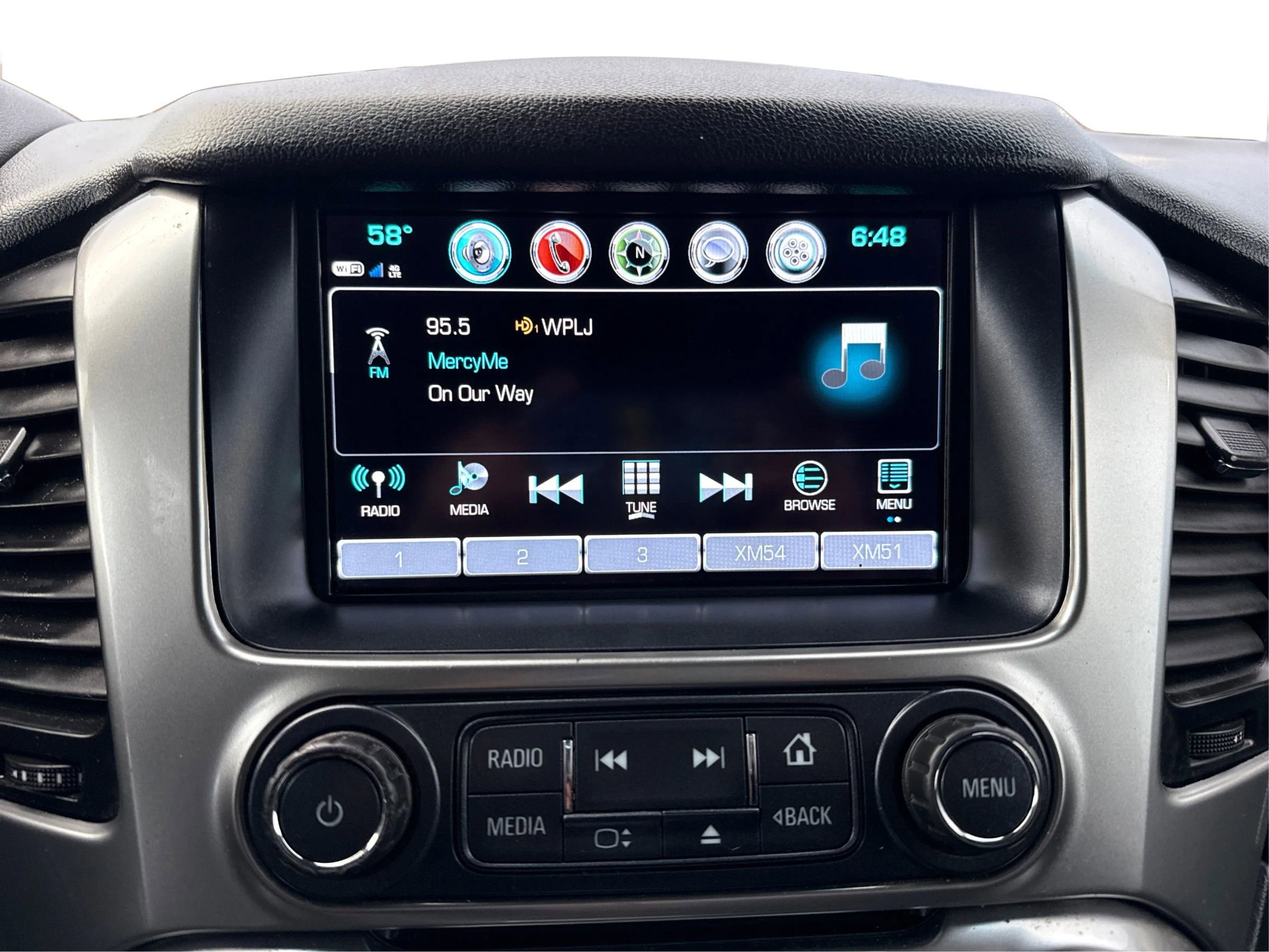 Used 2017 Chevrolet Suburban LT AWD/4WD image 15