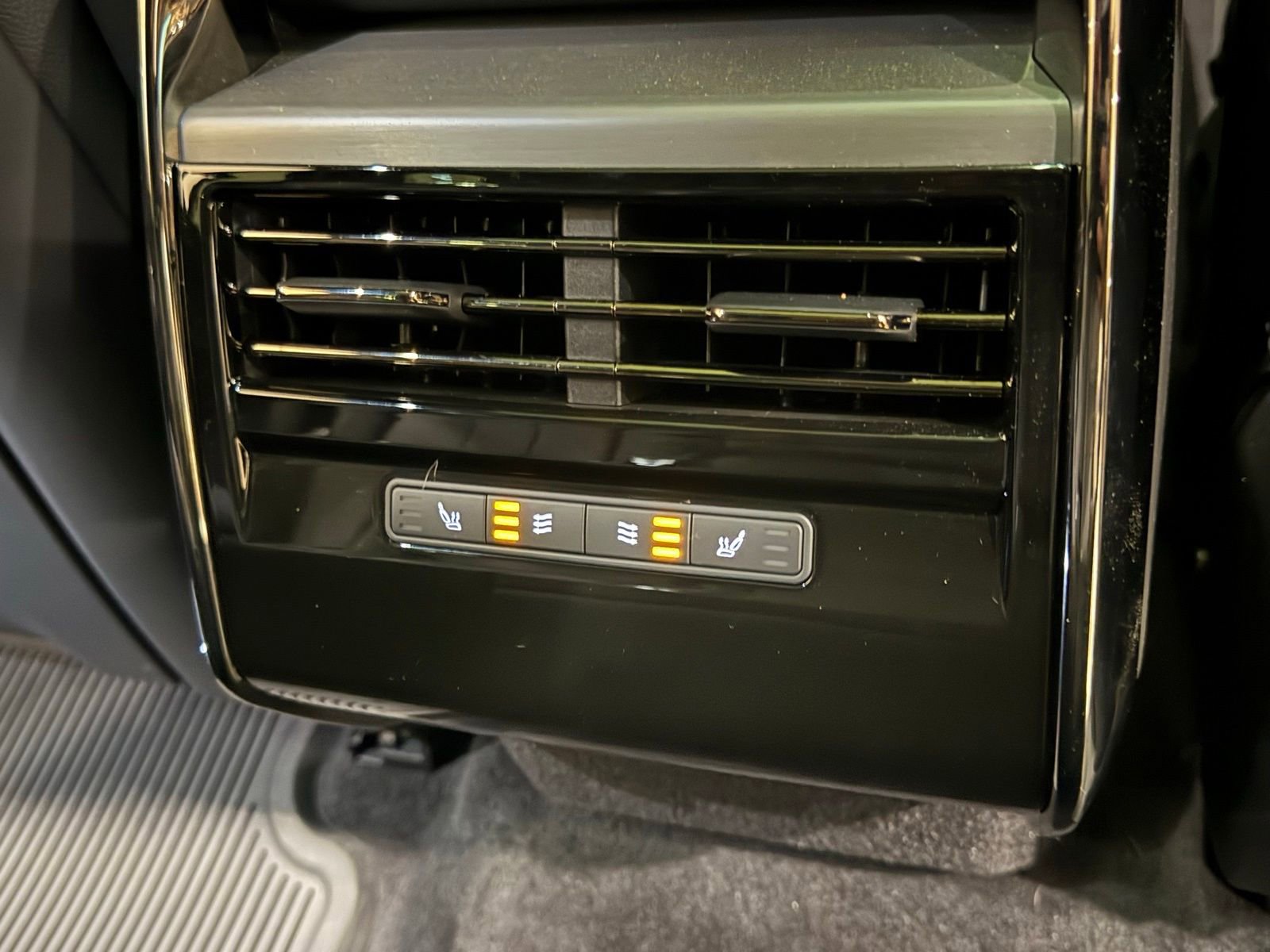 New 2025 Land Rover Range Rover Sport image 16