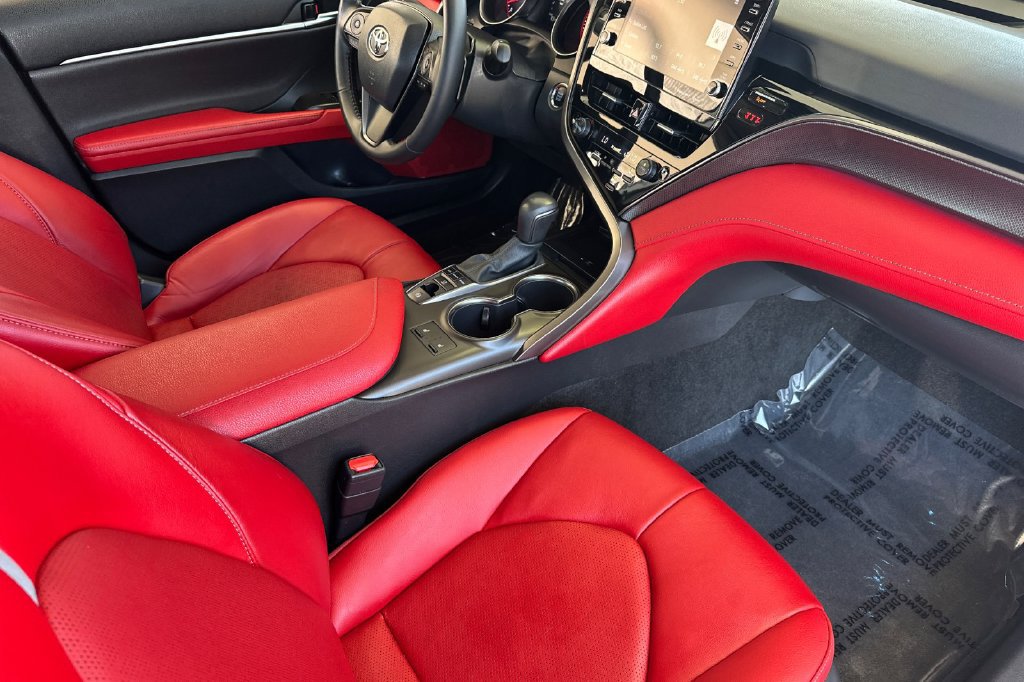 Used 2022 Toyota Camry XSE FWD image 17