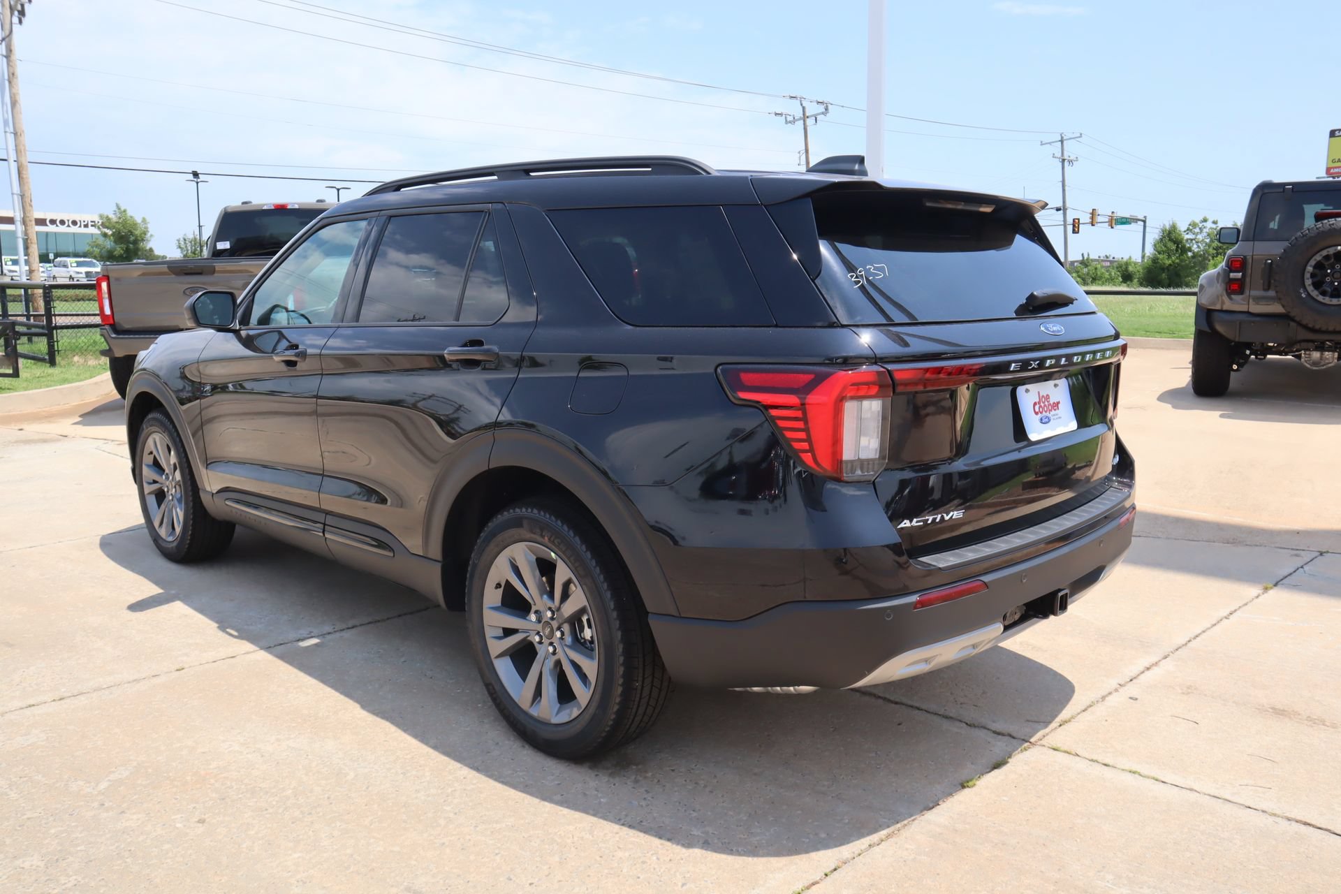 New 2026 Ford Explorer Active w/ Active Comfort Package AWD/4WD image 24