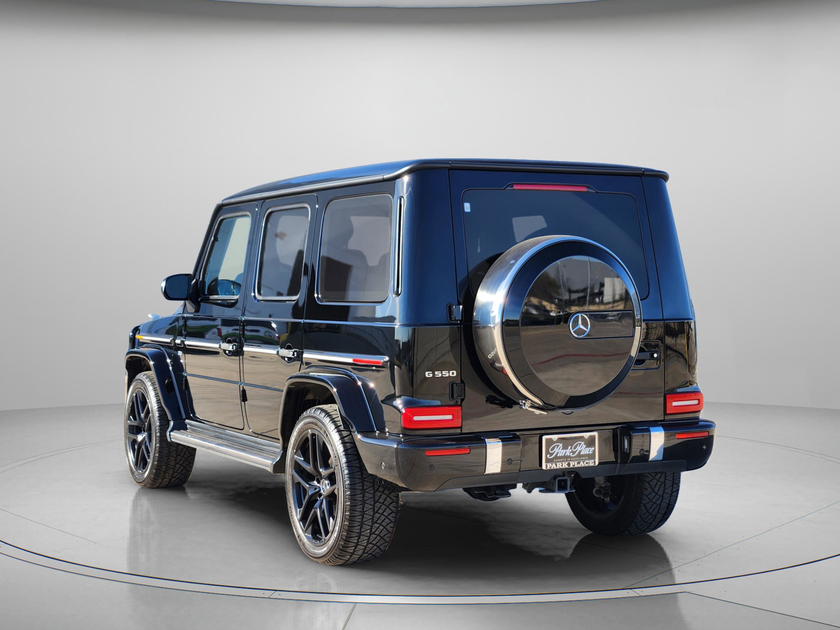 Used 2023 Mercedes-Benz G 550 image 3