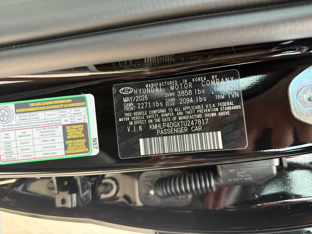 New 2026 Hyundai Elantra Limited FWD image 32