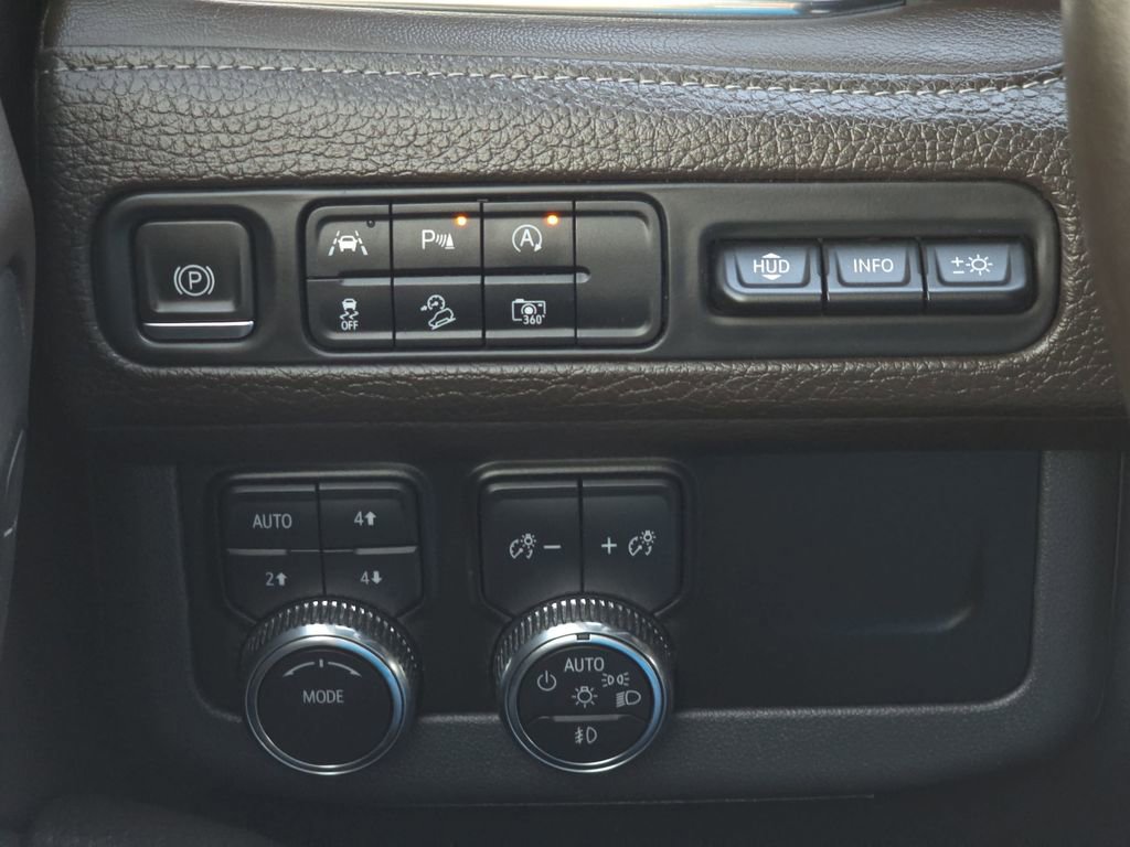 Used 2024 GMC Yukon Denali image 27