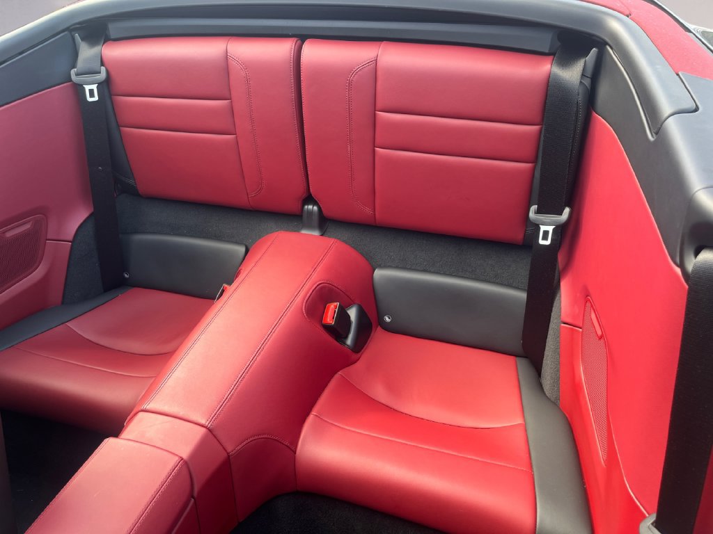 Used 2025 Porsche 911 Carrera RWD image 13