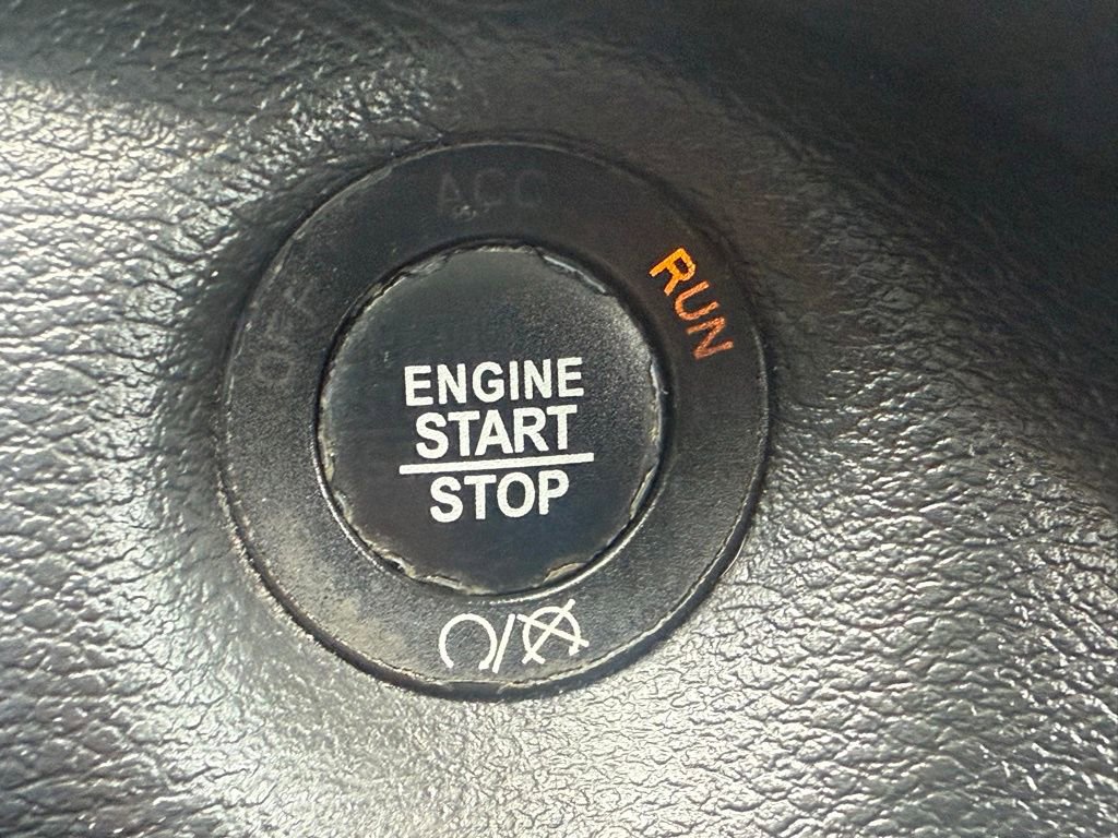 Certified 2019 Jeep Cherokee Latitude Plus image 19