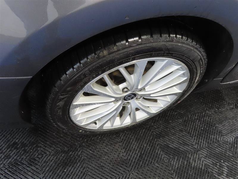 Used 2020 Toyota Camry XLE FWD image 8