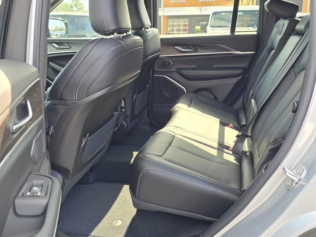 New 2026 Jeep Grand Cherokee Limited AWD/4WD image 5