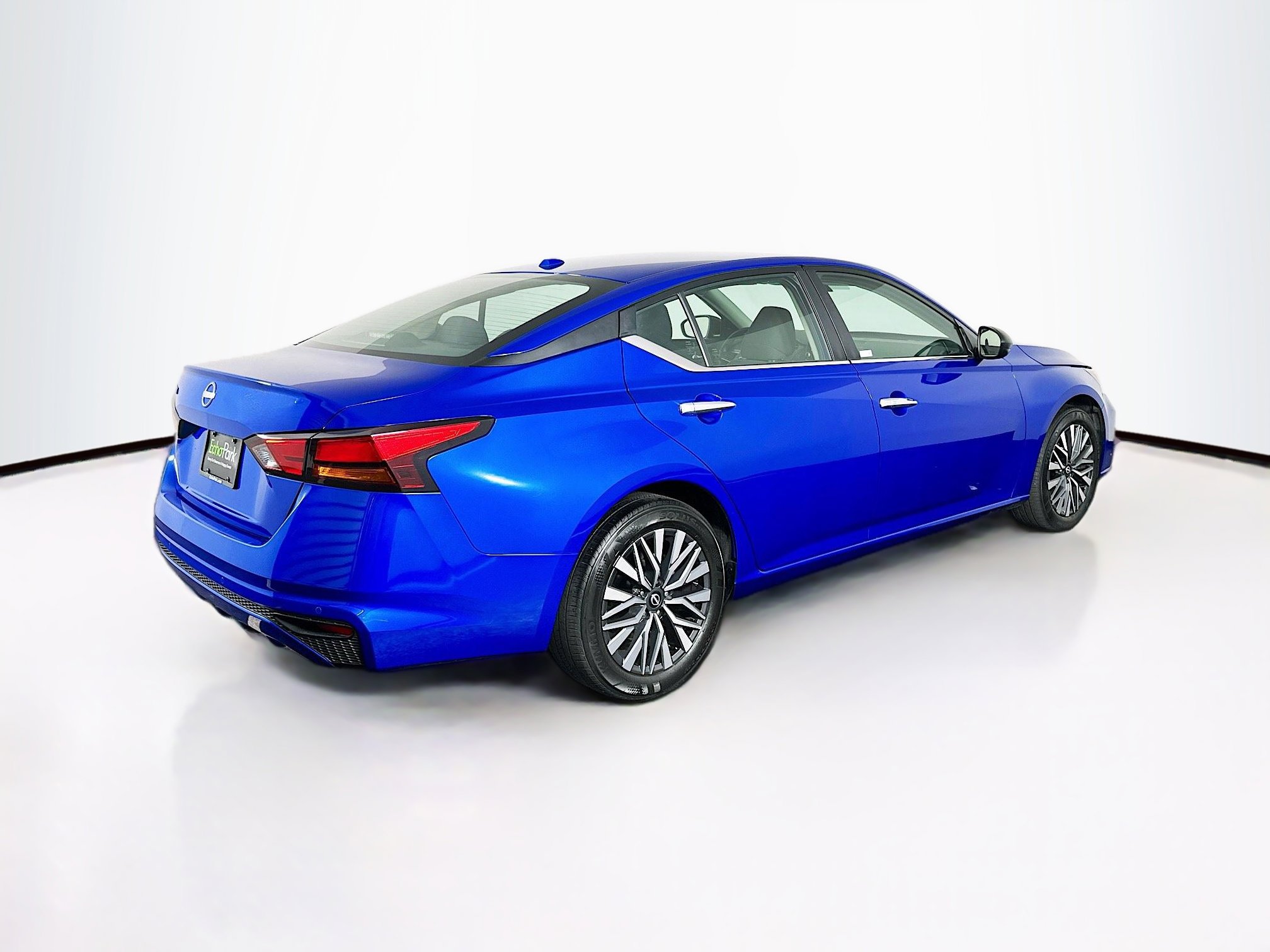 Used 2025 Nissan Altima 2.5 SV image 9