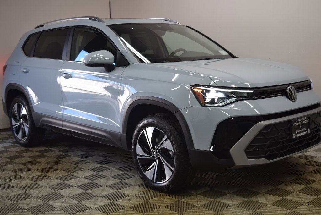 New 2025 Volkswagen Taos SE