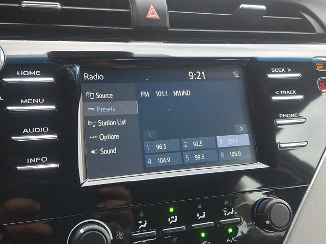 Used 2018 Toyota Camry LE FWD image 16
