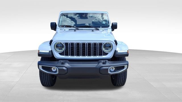 Used 2025 Jeep Wrangler Sahara image 2