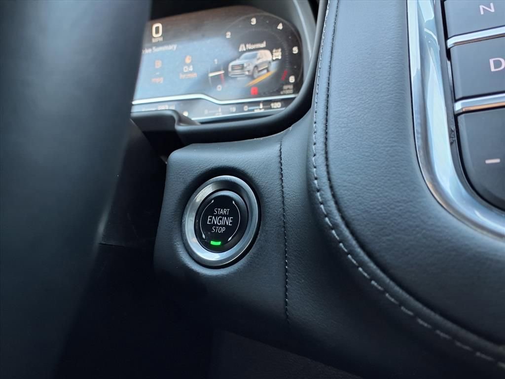 Used 2024 GMC Yukon XL SLE image 32