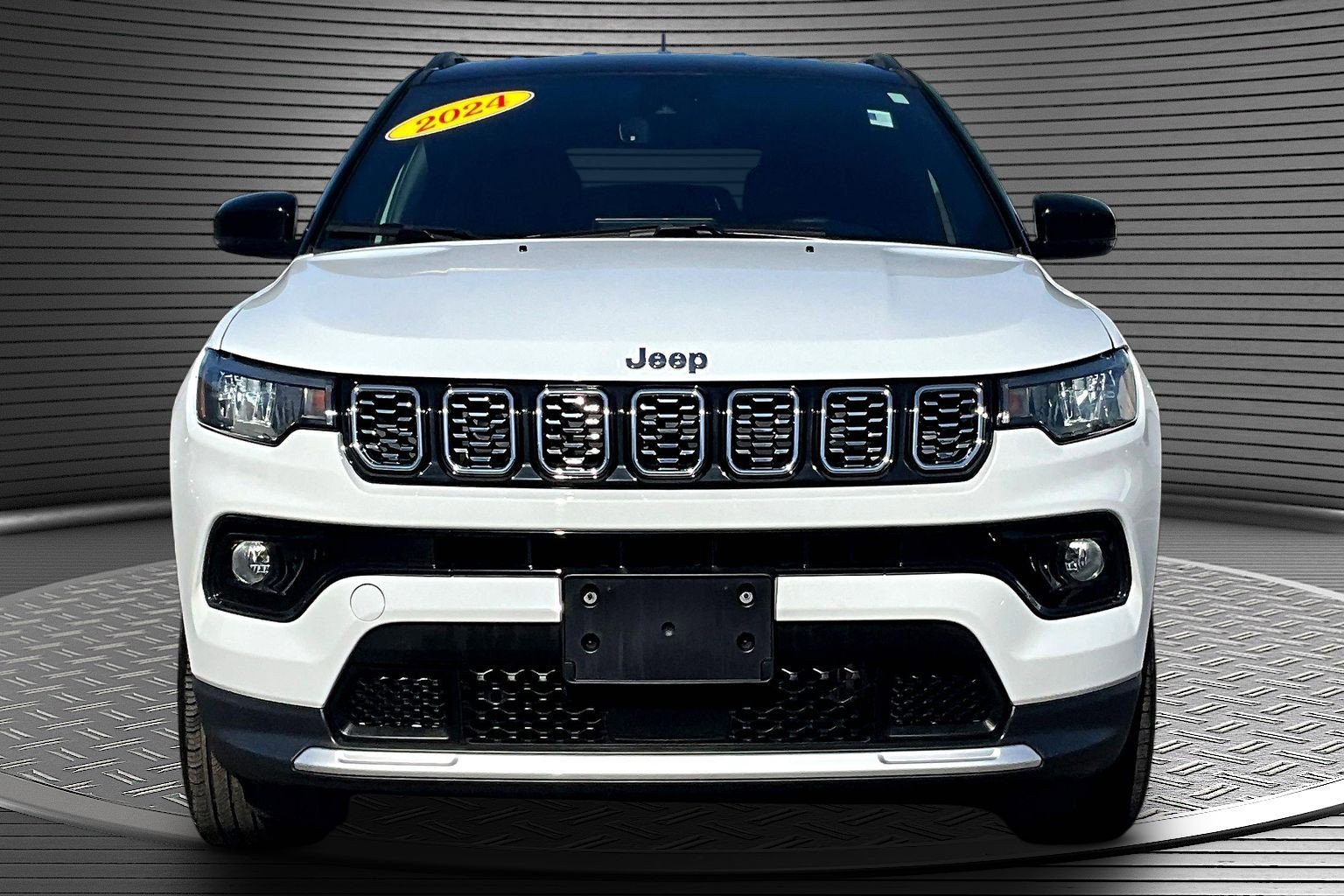 Used 2024 Jeep Compass Limited image 2
