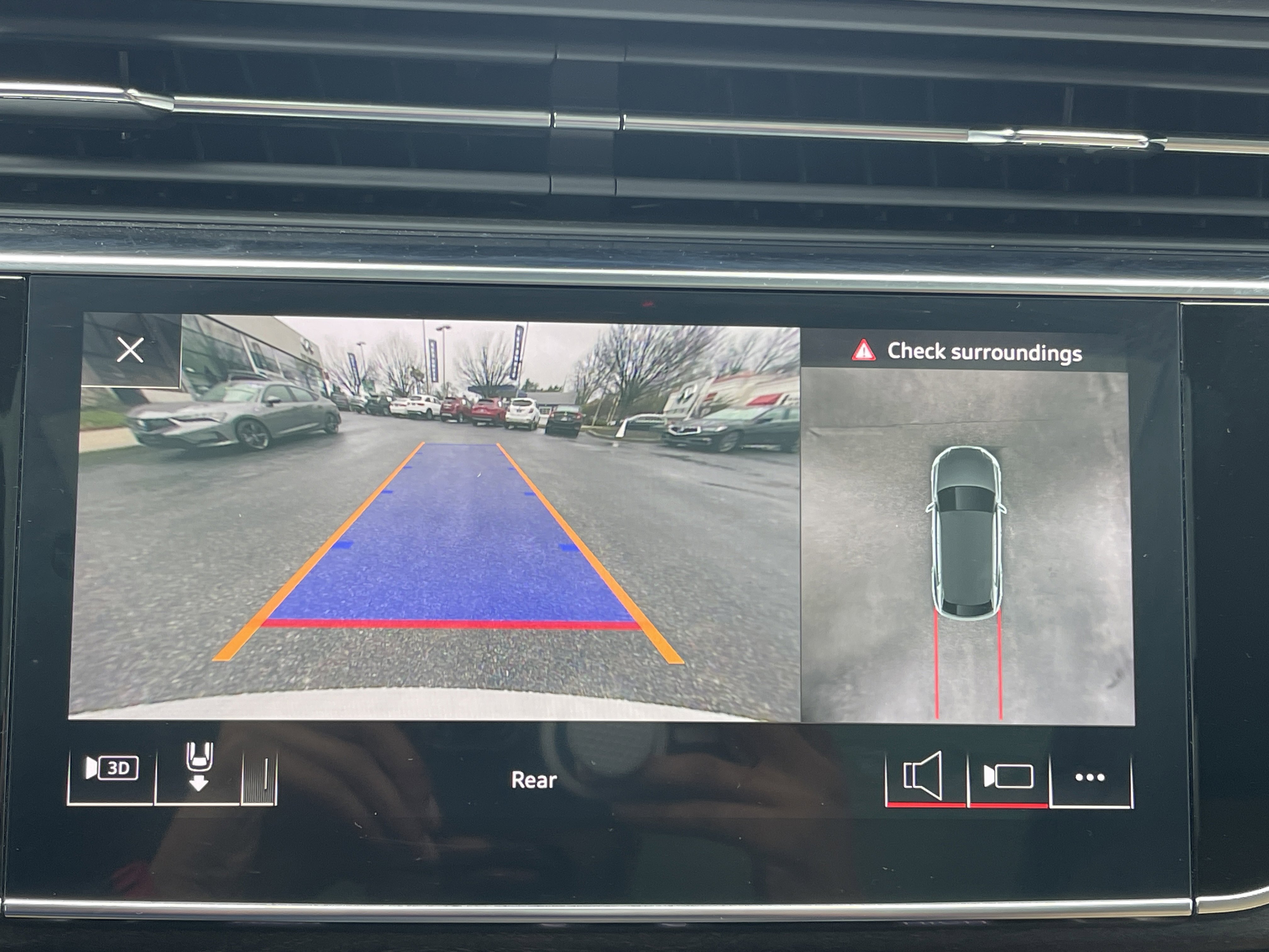 Used 2020 Audi Q8 Prestige w/ Prestige Package image 23