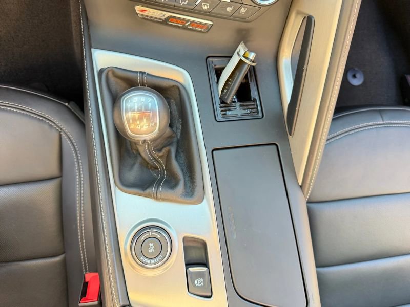 Used 2015 Chevrolet Corvette Z06 w/ 3LZ Preferred Equipment Group image 28