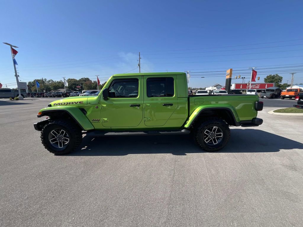 New 2025 Jeep Gladiator Mojave image 4