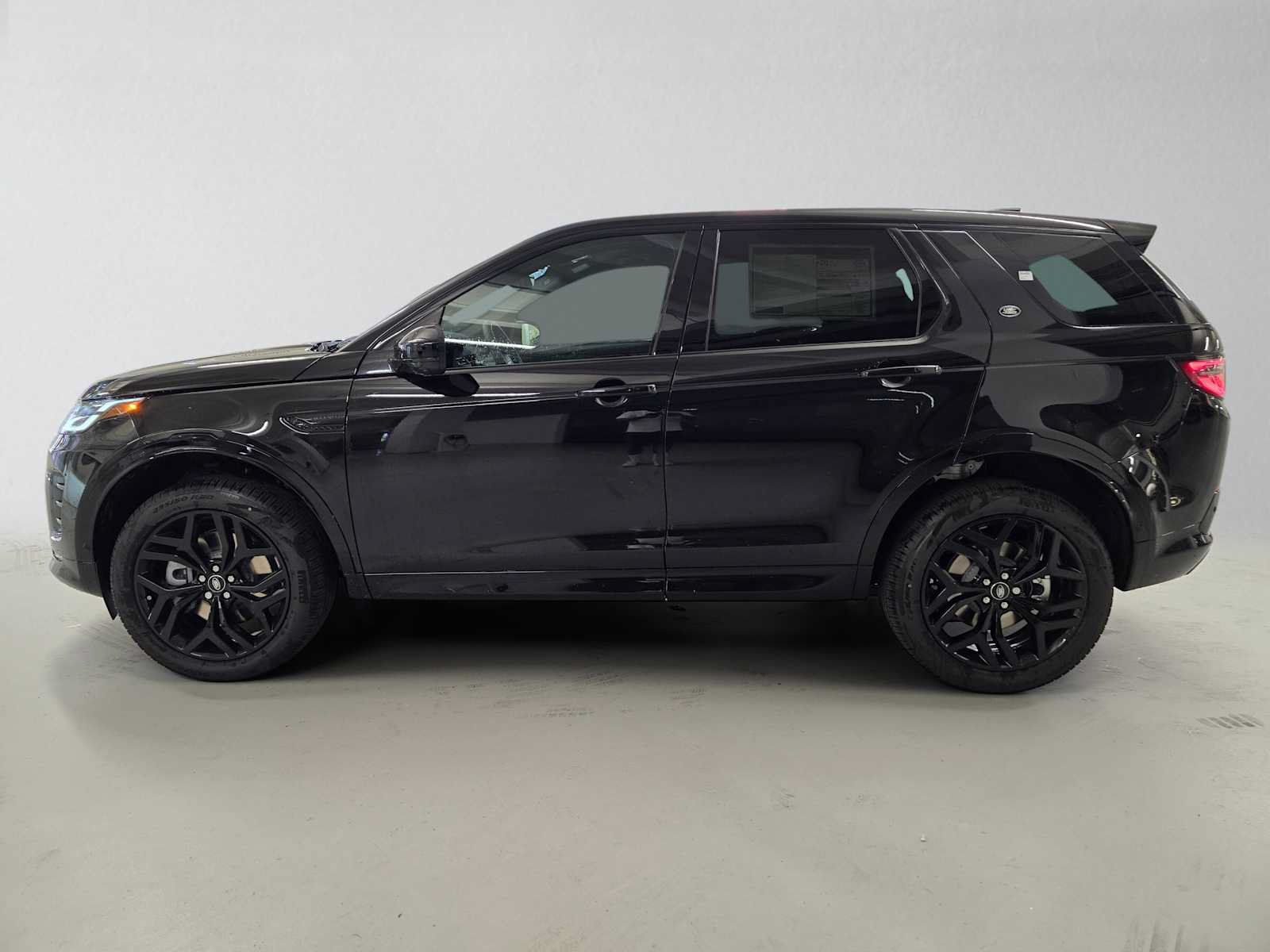 New 2026 Land Rover Discovery Sport Landmark AWD/4WD image 2