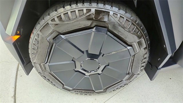 Used 2024 Tesla Cybertruck Cyberbeast image 57