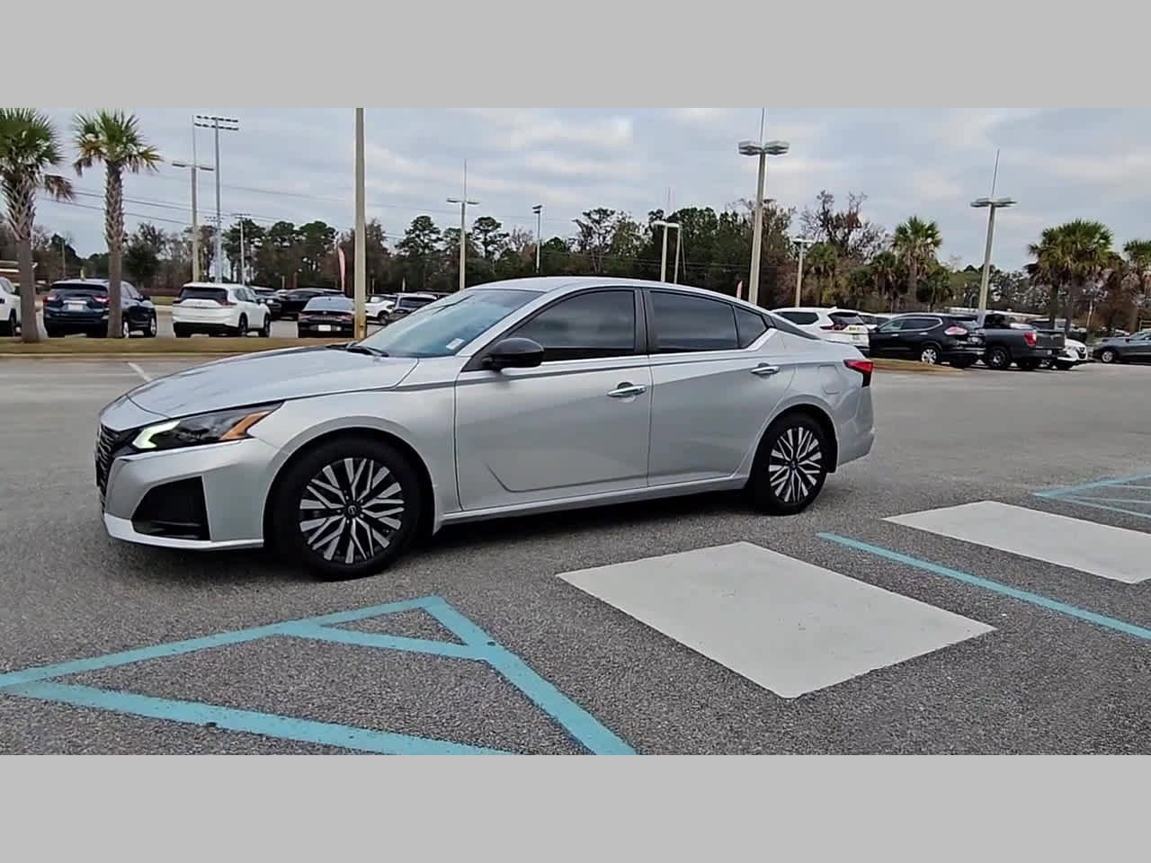 Used 2024 Nissan Altima 2.5 SV image 24