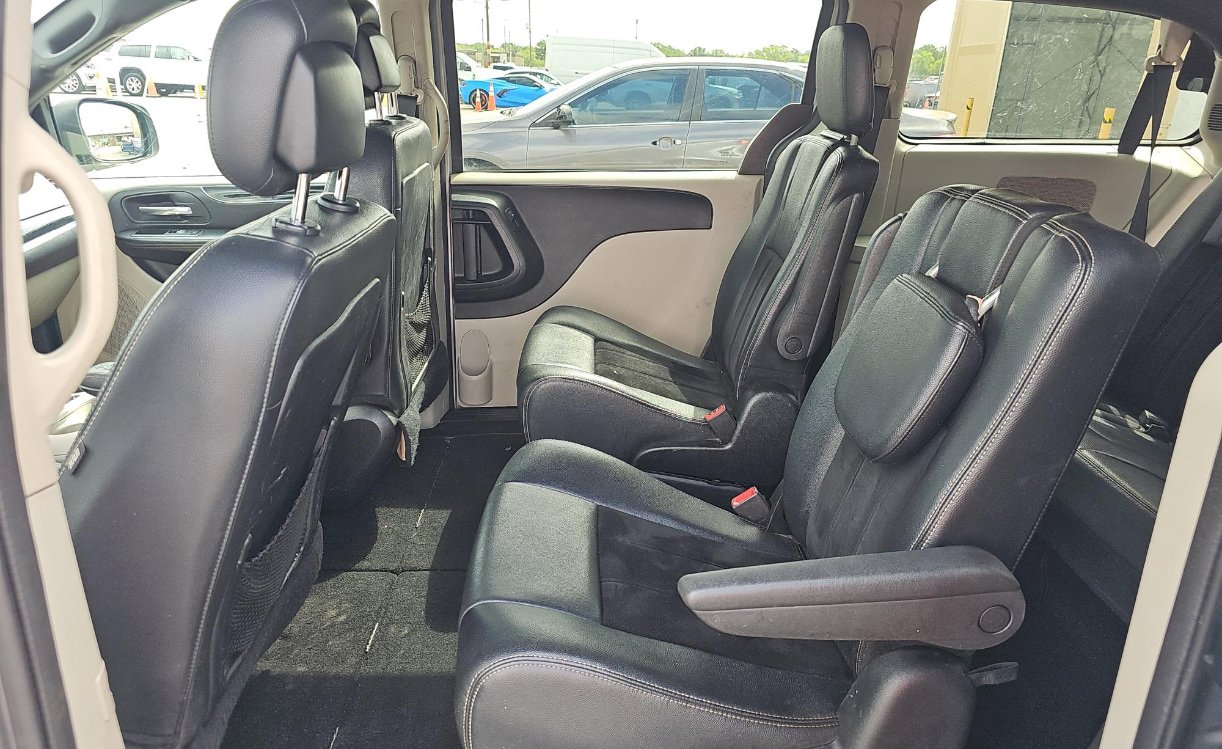 Used 2018 Dodge Grand Caravan SXT FWD image 7