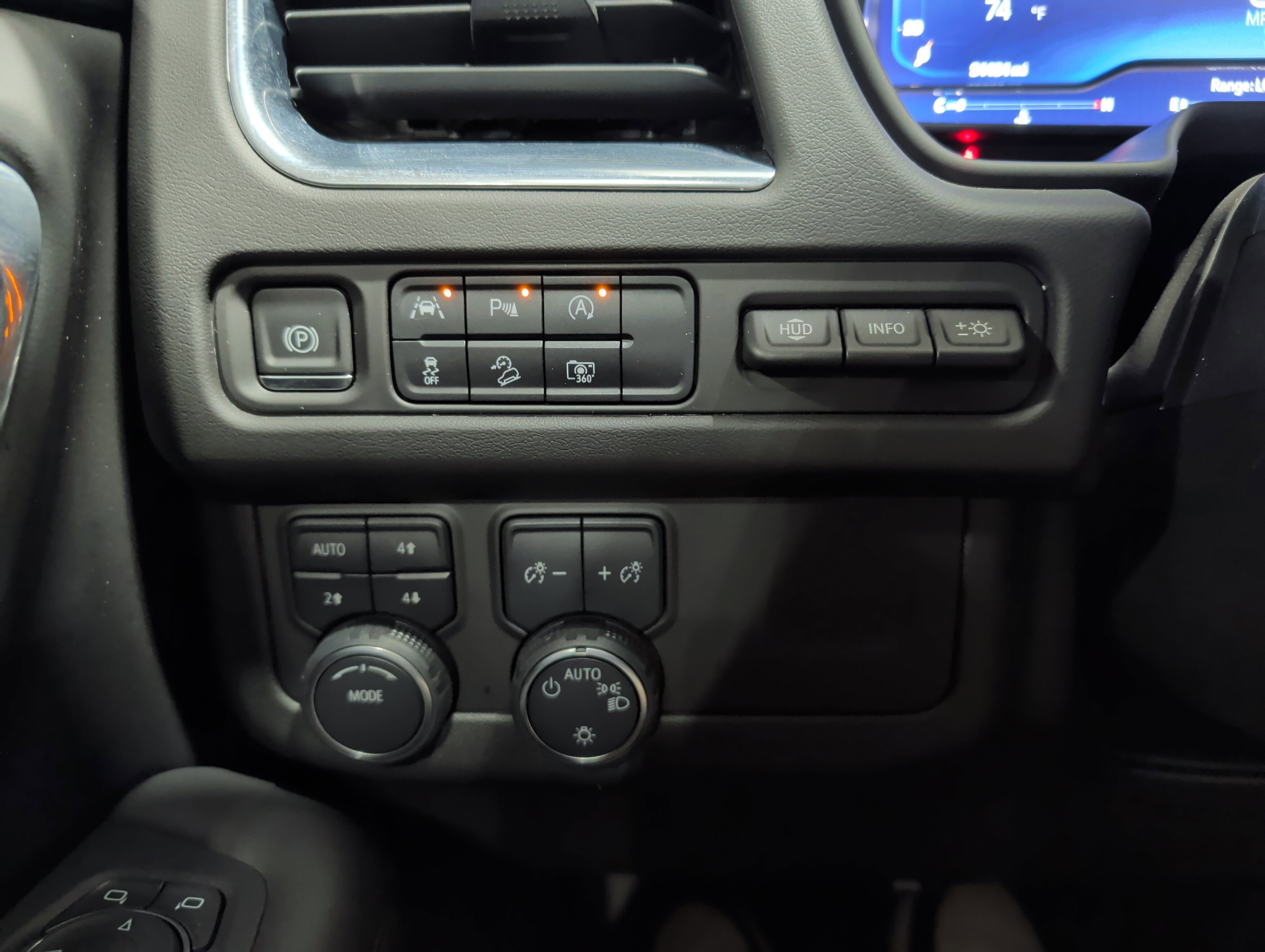 Used 2023 Chevrolet Tahoe High Country AWD/4WD image 11