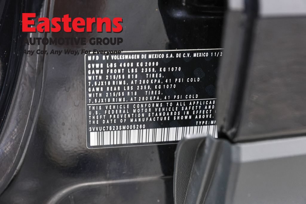 Used 2025 Volkswagen Taos SE AWD/4WD image 34