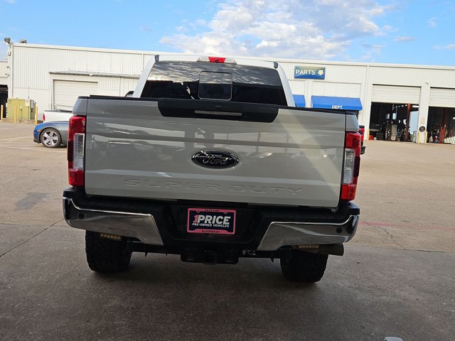 Used 2019 Ford F250 Lariat w/ Lariat Ultimate Package AWD/4WD image 6