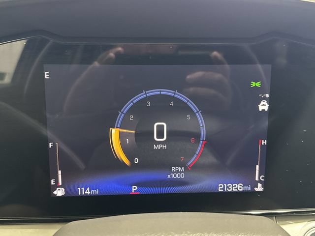Certified 2025 Chevrolet Trax LT w/ LT Convenience Package FWD image 15