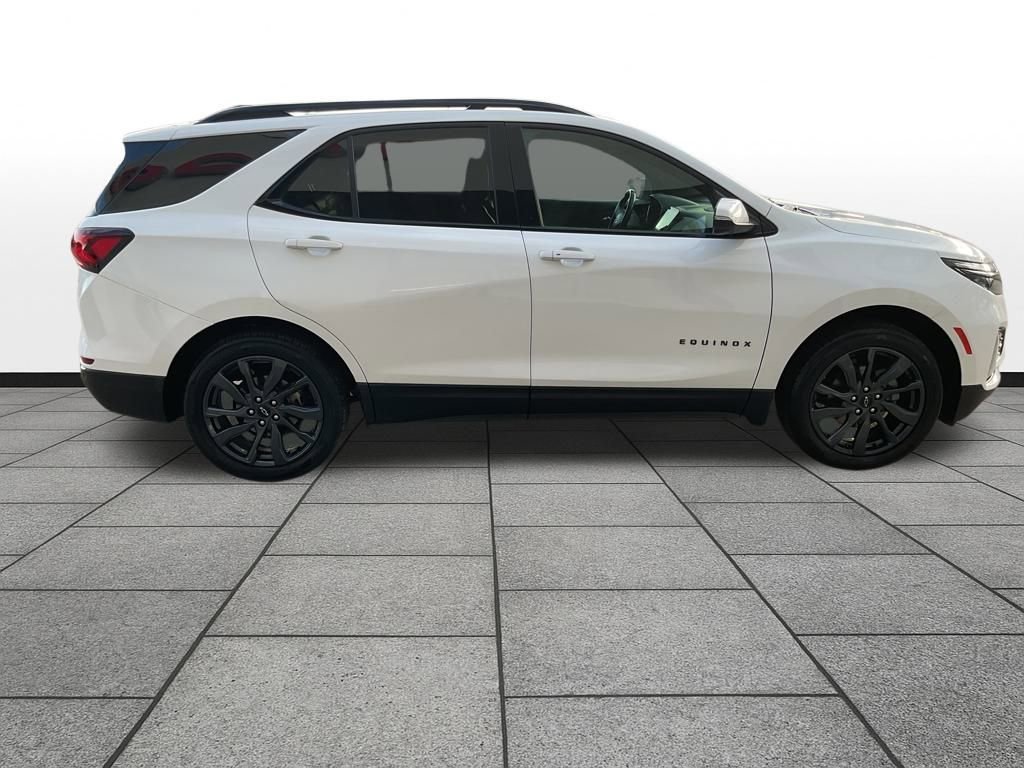 Used 2022 Chevrolet Equinox RS w/ RS Leather Package image 6