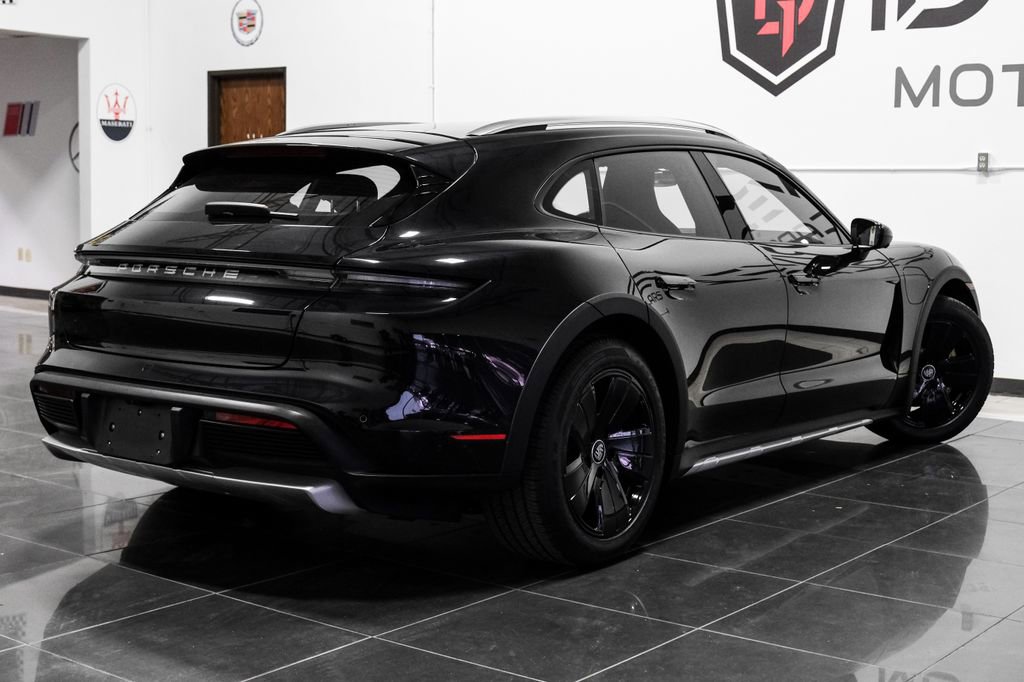 Used 2023 Porsche Taycan 4 Cross Turismo image 12