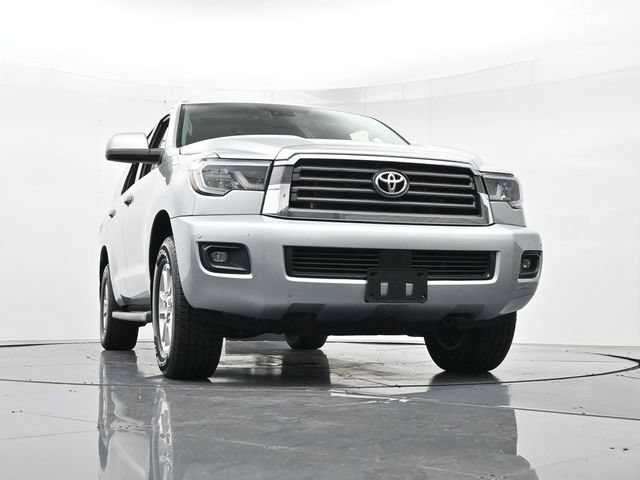Used 2022 Toyota Sequoia SR5 AWD/4WD image 39