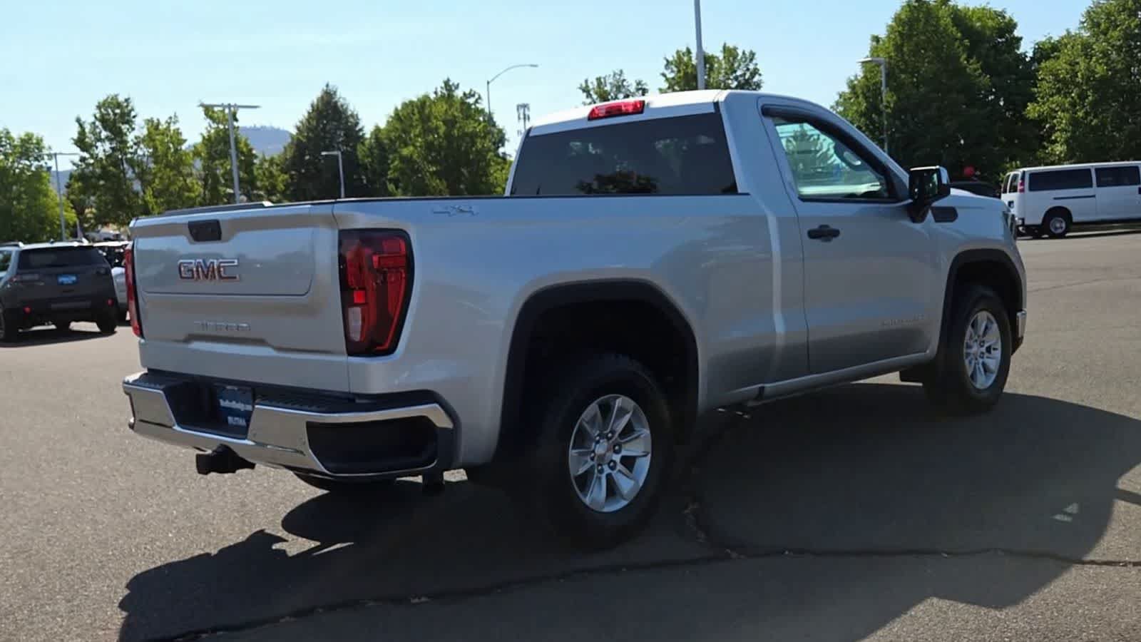 Used 2022 GMC Sierra 1500 Pro w/ Convenience Package AWD/4WD image 8
