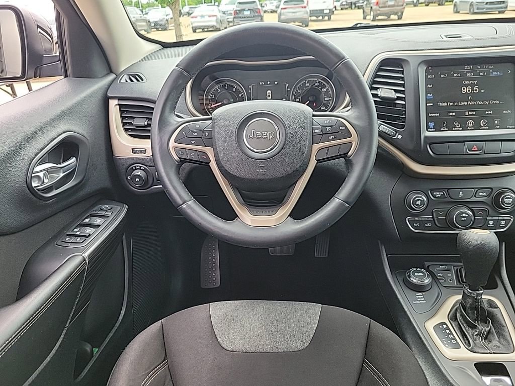 Used 2014 Jeep Cherokee Latitude AWD/4WD image 12
