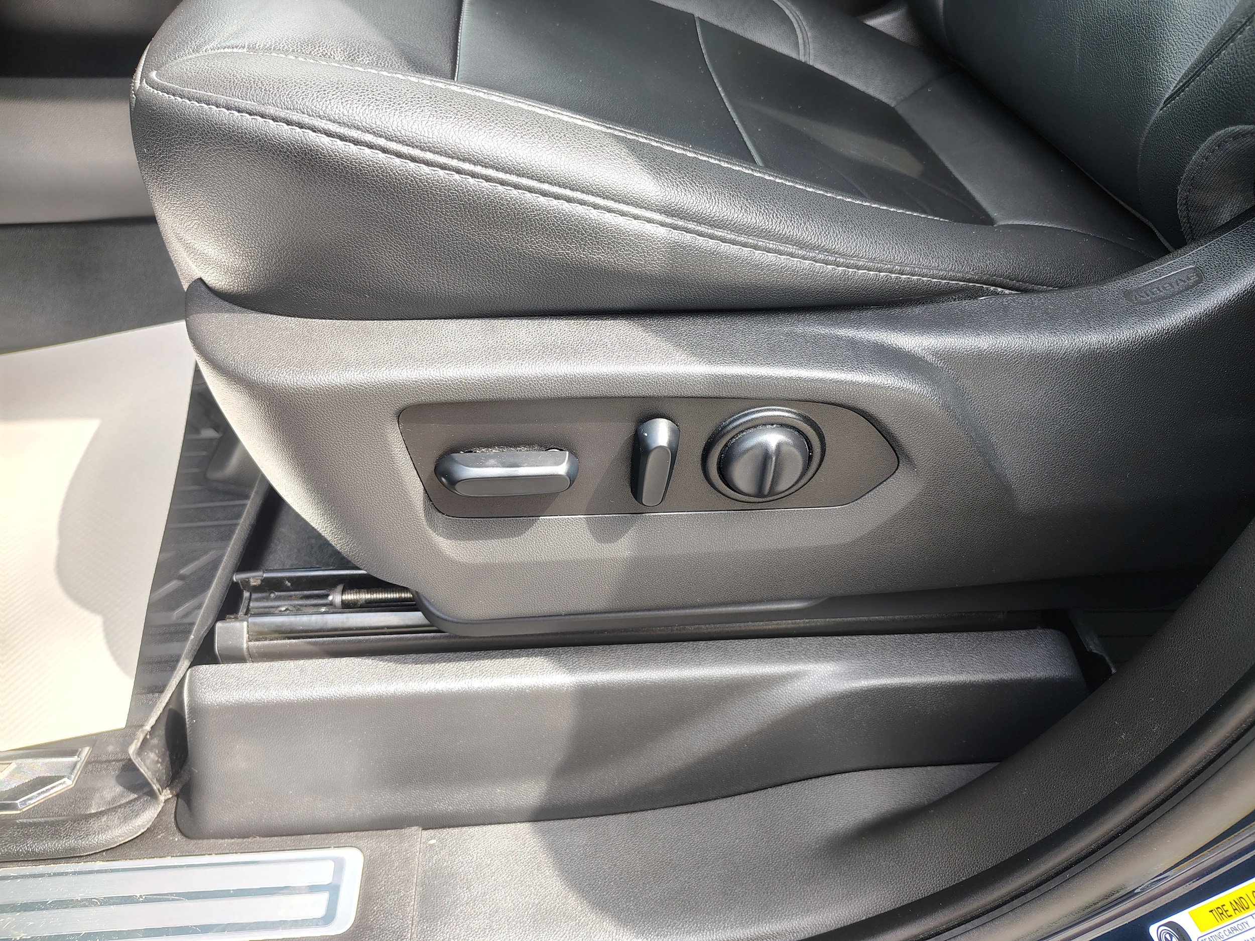 Used 2021 Chevrolet Silverado 1500 LT Trail Boss w/ Convenience Package II AWD/4WD image 16