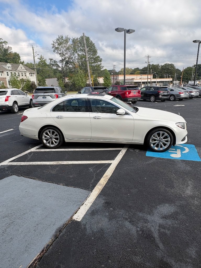 Used 2018 Mercedes-Benz E 300 image 4