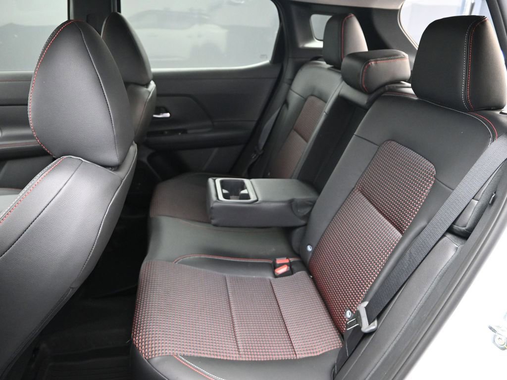 New 2026 Nissan Kicks SR w/ Cold Weather Package FWD image 16