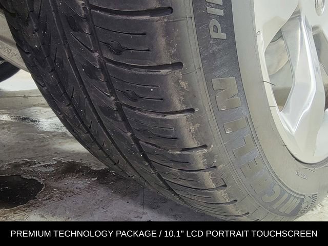 Used 2020 Ford Explorer Platinum w/ Premium Technology Package AWD/4WD image 11