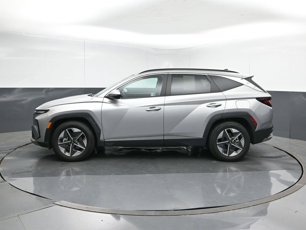 Used 2025 Hyundai Tucson SEL FWD image 3