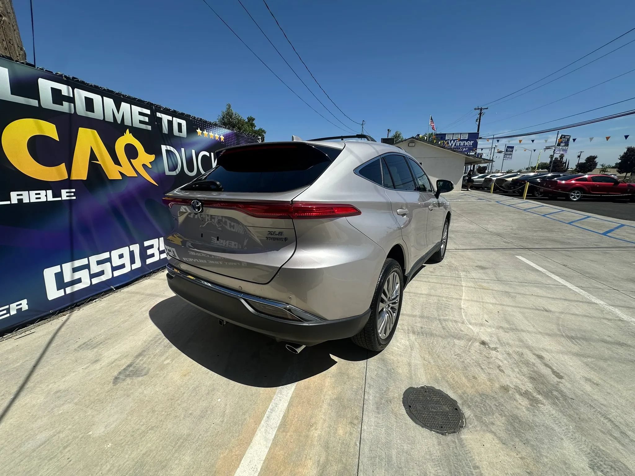 Used 2021 Toyota Venza XLE AWD/4WD image 3