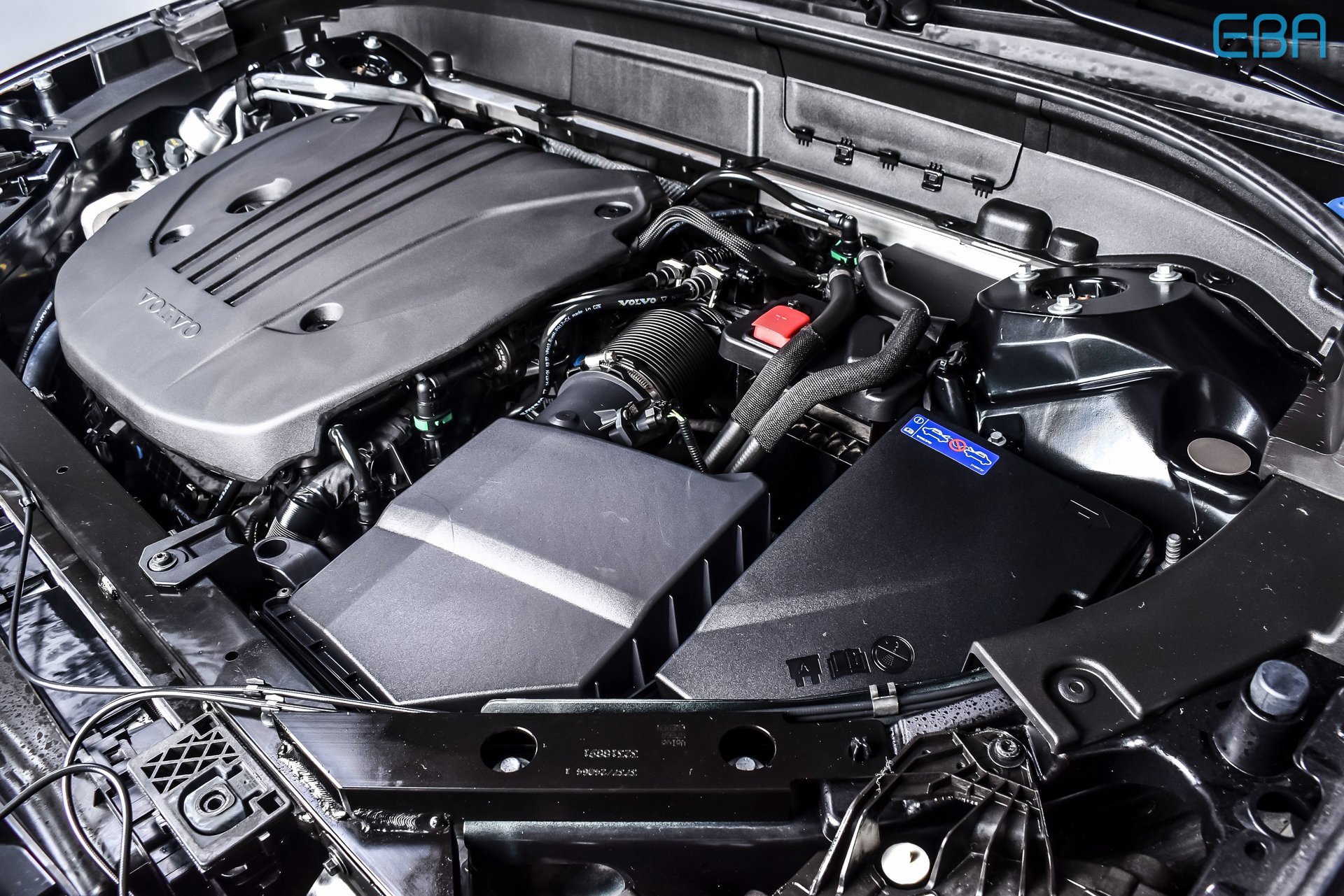 Used 2025 Volvo XC60 B5 Plus image 12