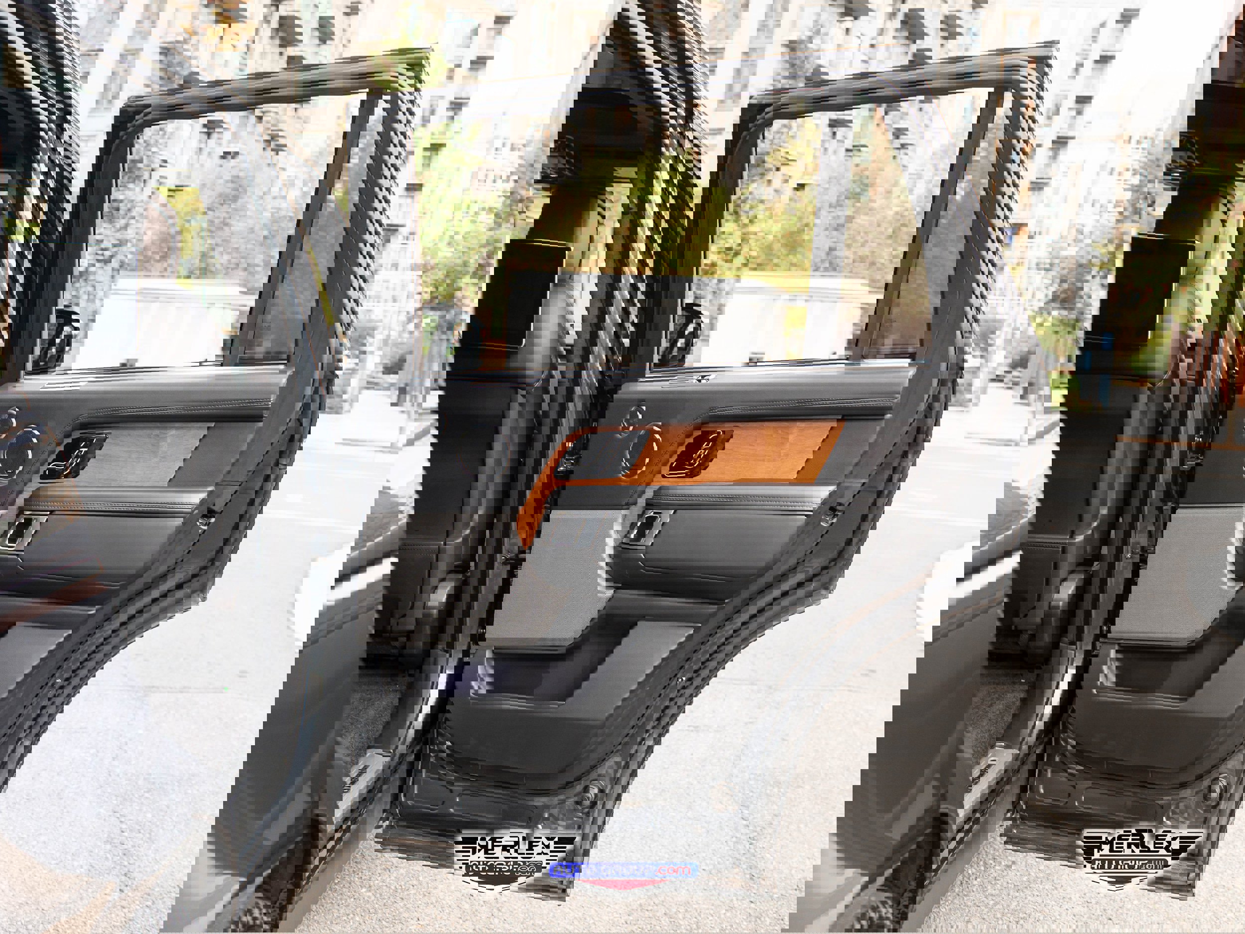 Used 2018 Land Rover Range Rover Long Wheelbase Supercharged image 49