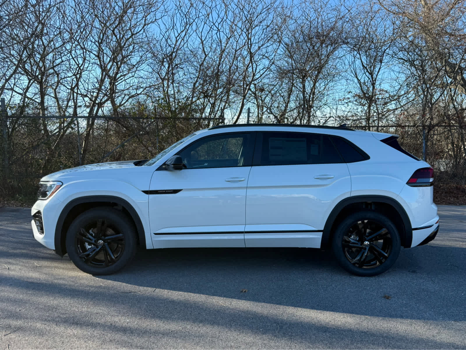 New 2026 Volkswagen Atlas Cross Sport SEL R-Line image 3