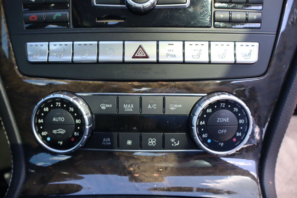 Used 2013 Mercedes-Benz SL 550 image 17