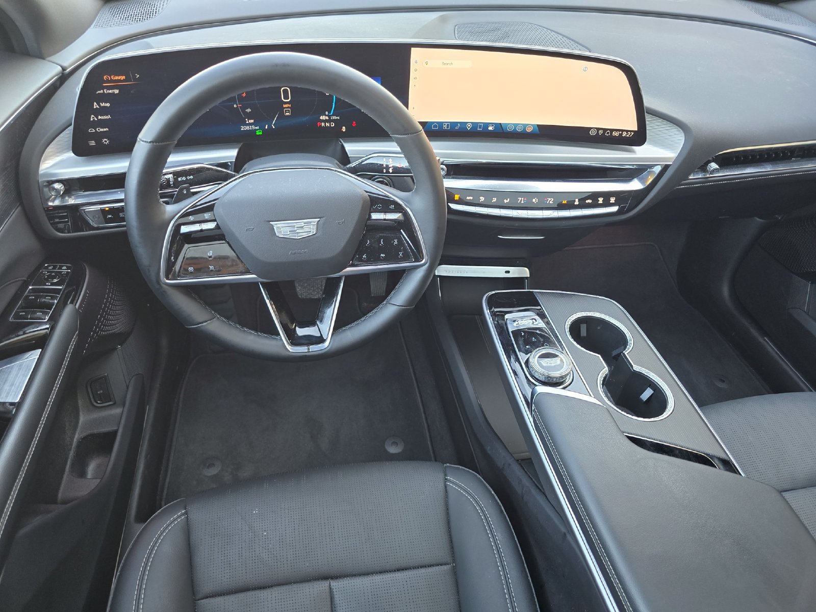 Certified 2025 Cadillac Lyriq Luxury w/ LPO, Floor Liner Package AWD/4WD image 25