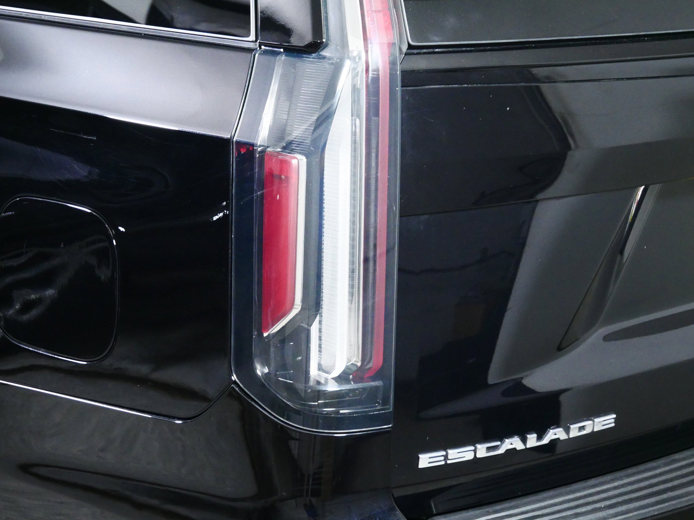 Certified 2022 Cadillac Escalade Sport w/ LPO, Floor Liner Package AWD/4WD image 17